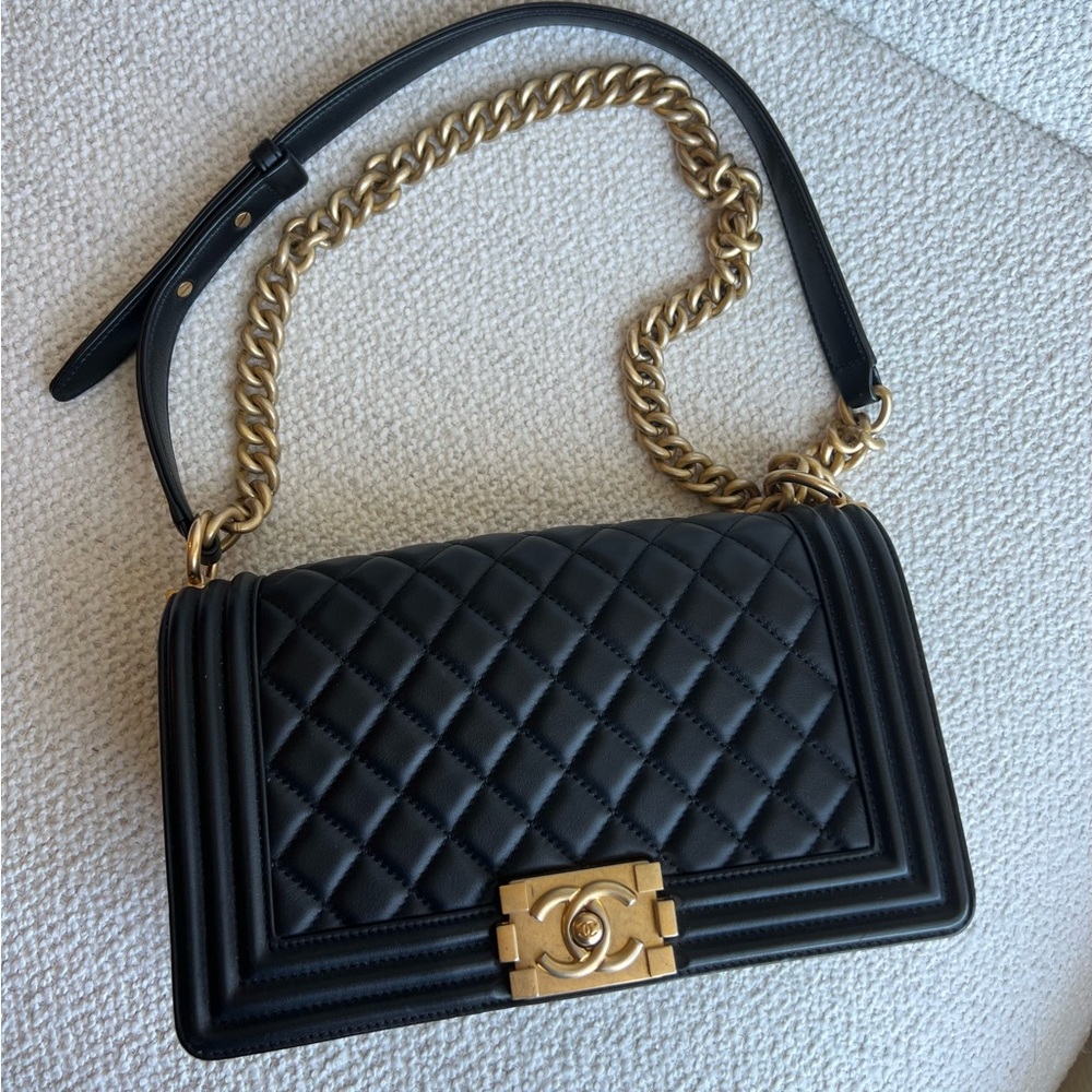 Chanel le boy old medium calfskin black